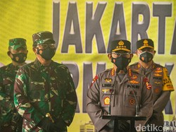 Duet Perdana Jenderal Listyo Sigit Blusukan di Pasar Bareng Panglima