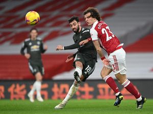 David Luiz Girang Banget Cuma Blok Tendangan Bebas Bruno Fernandes