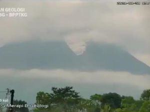 Gunung Merapi Kembali Semburkan Awan Panas Sore Ini
