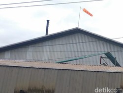 Warga Dua Kecamatan di Gresik Keluhkan Pencemaran Udara dari Pengolahan Oli