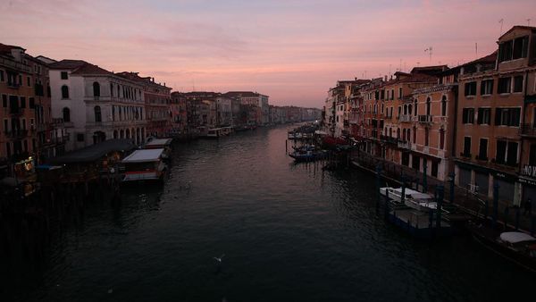 Nasib Karnaval Venesia yang Dibayangi Pandemi Corona