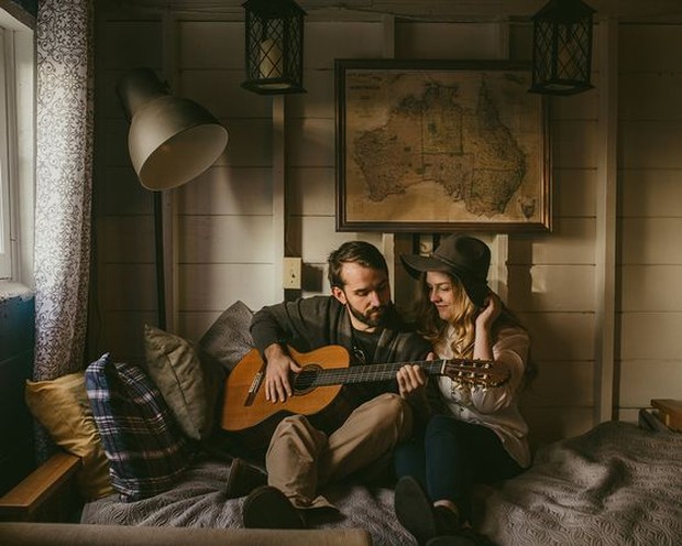 Kencan yang mengasah kreativitas dan seni.