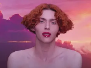 5 Fakta Sophie Xeon, Musisi Transgender yang Meninggal Mendadak