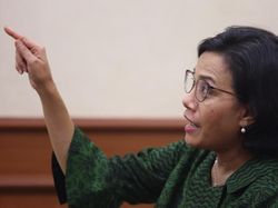 Sri Mulyani ke Penerima Beasiswa: Ada yang Kirim Pesan, Bu Cariin Kerja Dong