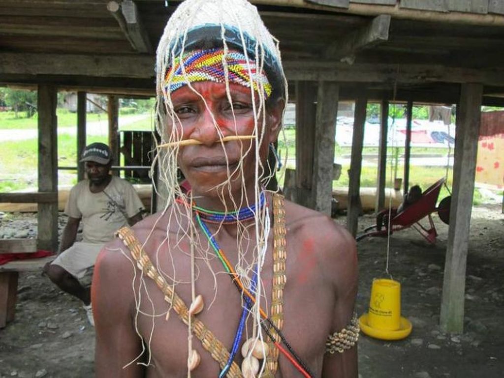 Keunikan Suku Bauzi dari Papua, Hobinya Memancing Buaya