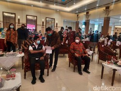 Wamenkes Sebut Surabaya Bisa Jadi Contoh Daerah Lain dalam Vaksinasi COVID-19