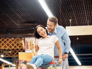 Dampak Psikologis untuk Istri Saat Uang Belanja Dijatah Suami