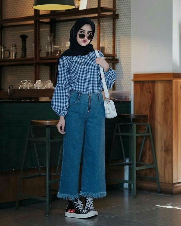Baloon sleeve top with fringe jeans/foto: pinterest.com Baloon sleeve top with fringe jeans