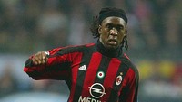 Pembahasan soal ukuran paha pesepakbola, salah satu nama yang lazim muncul adalah sosok legendaris ini: Clarence Seedorf. (Foto: Getty Images/Mike Hewitt)
