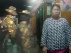 Detik-detik Anggota Parlemen Ditahan Militer Myanmar Bersenjata Detik-detik Anggota Parlemen Ditahan Militer Myanmar Bersenjata