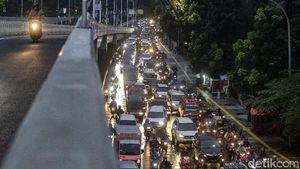 Flyover Tapal Kuda Belum Efektif Mengurai Macet