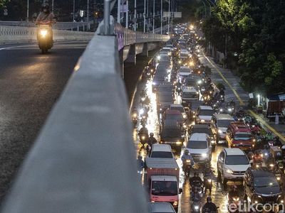 Flyover Tapal Kuda Belum Efektif Mengurai Macet
