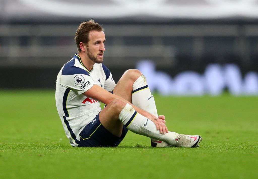 LONDON, ENGLAND - JANUARY 28: Harry Kane of Tottenham Hotspur during the Premier League match between Tottenham Hotspur and Liverpool at Tottenham Hotspur Stadium on January 28, 2021 in London, England. Sporting stadiums around the UK remain under strict restrictions due to the Coronavirus Pandemic as Government social distancing laws prohibit fans inside venues resulting in games being played behind closed doors. (Photo by Catherine Ivill/Getty Images)
