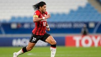 Hulk di lapangan sepakbola ini punya paha besar, walaupun tak sampai bikin celananya koyak seperti Hulk di jagat komik atau animasi. (Foto: Getty Images/Mohamed Farag)