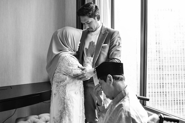 Ibnu Jamil bersama keluarga di balik prosesi pernikahannya/Sumber/Instagram/riomotret. Ibnu Jamil bersama keluarga di balik prosesi pernikahannya.