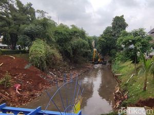 Rupa Kali Baru Timur yang Tak Lagi Sepertii Kali Sampah Rupa Kali Baru Timur yang Tak Lagi Sepertii Kali Sampah
