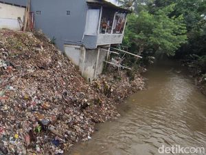 Pemkot Depok Siap Bantu Warga Kampung Bersihkan Tebing Kali Sampah