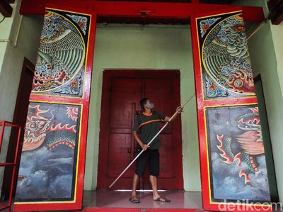 Klenteng Poncowinatan Bersolek Jelang Imlek