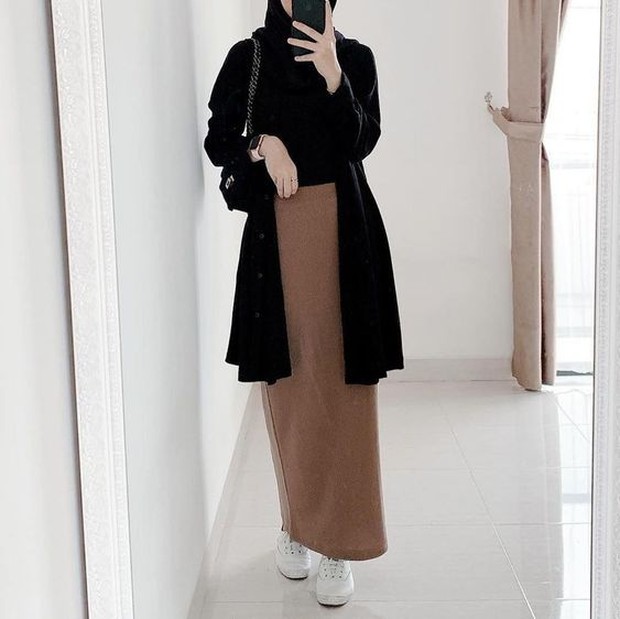 Long cardi with span skirt/foto: pinterest.com Long cardi with span skirt