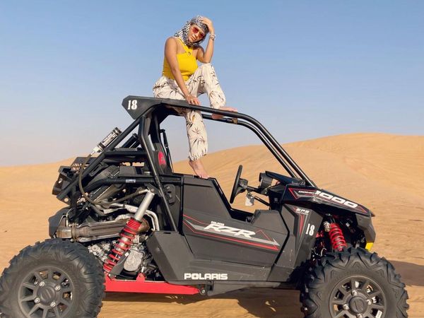 Foto: Penampilan Seksi Model Playboy Pemotretan di Gurun Dubai, Dihujat Cabul