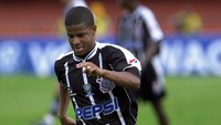 Marcelinho Carioca tercatat sudah mencetak 59 gol dari tendangan bebas. (Foto: Denis Doyle/Getty Images)