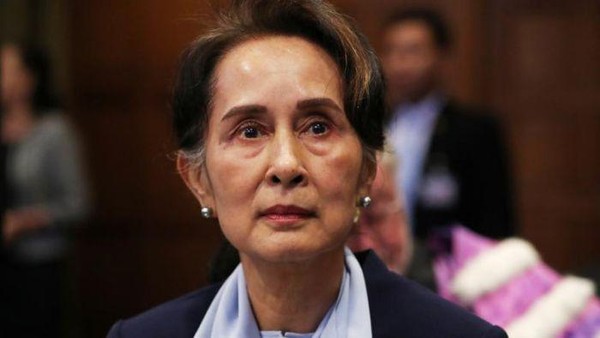 Pemimpin Myanmar Aung San Suu Kyi Ditahan Dalam Penggerebekan. Apa yang Terjadi?