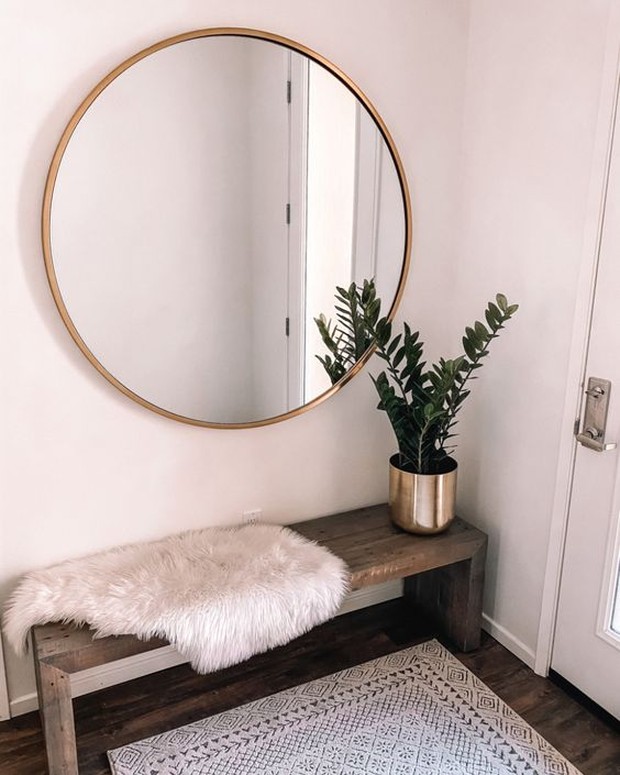 Lebih baik biarkan sedikit noda daripada kaca kehilangan bagian belakang reflektifnya.