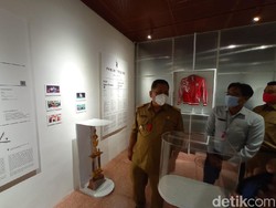 Pemain Persebaya dan Bali United Pakai Pita Hitam Kenang Whisnu Sakti Buana