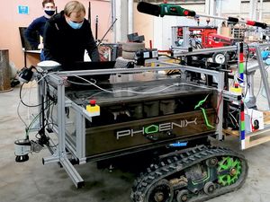 Jerman Bikin Robot Pemotong Pohon, Tukang Kebun Bisa Santai