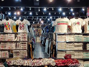 Rupa Toko Suvenir yang Dulu Begitu Ramai, Kini AC-nya Pun Mati