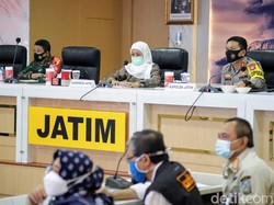 Jokowi Sebut PPKM Tak Efektif, Khofifah Edukasi Warga Pakai Masker dengan Benar