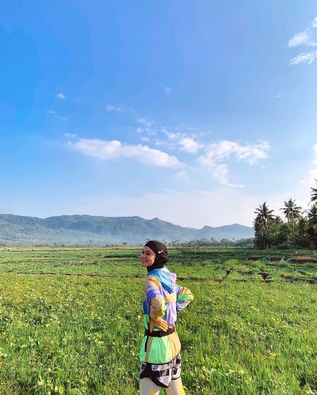 Tantri Namirah mengenakan hijab khusus olahraga yang nyaman. Sumber: Instagram: @tantrinamirah Tantri Namirah