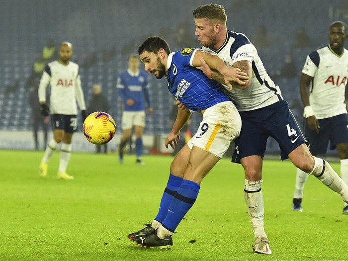 Brighton & Hove Albion menjamu Tottenham Hotspur di lanjutan Liga Inggris. Dalam pertandingan itu, Brighton berhasil mengalahkan Tottenham Hotspur dengan skor 1-0.