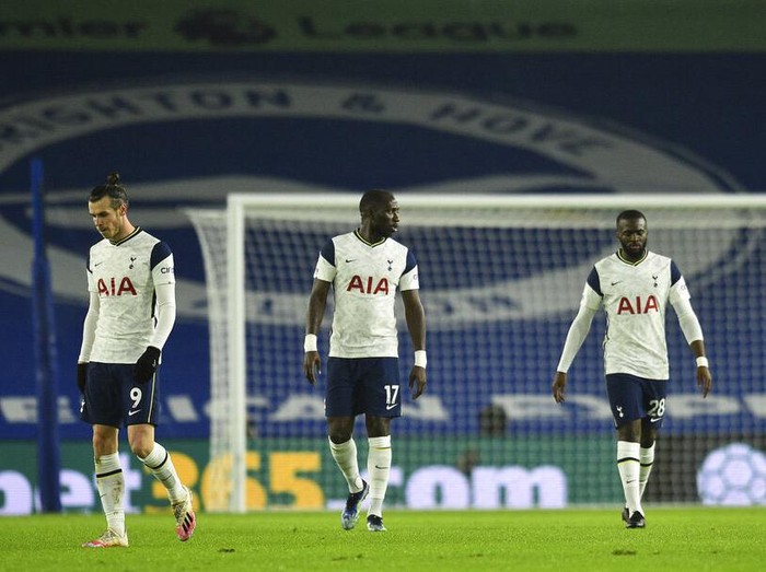 Brighton & Hove Albion menjamu Tottenham Hotspur di lanjutan Liga Inggris. Dalam pertandingan itu, Brighton berhasil mengalahkan Tottenham Hotspur dengan skor 1-0.
