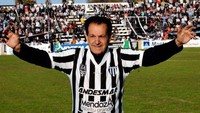 Victor Legrottaglie mencetak 66 gol dari tendangan bebas. Usianya saat ini sudah 83 tahun. (Foto: Internet)