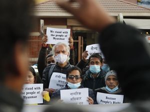 Polisi Gunakan Water Cannon untuk Bubarkan Demonstran di Myanmar