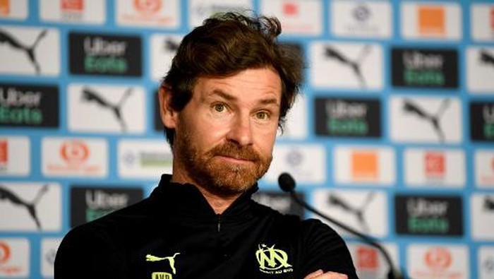 (FILES) In this file photo taken on January 15, 2021 Marseilles Portuguese head coach Andre Villas Boas gives a press conference, in Marseille. - Andre Villas-Boas has handed in his resignation at Marseille because the club signed Olivier Ntcham without asking his permission he announced during a press conference on February 2, 2021. (Photo by NICOLAS TUCAT / AFP)