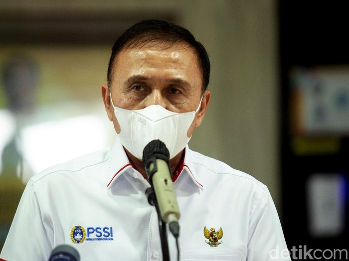 Ketum PSSI Mochamad Iriawan (iwan Bule) bertemu Menpora Zainudin Amali. Pertemuan itu bahas nasib kompetisi sepakbola di Indonesia yang mati suri gegara Corona.