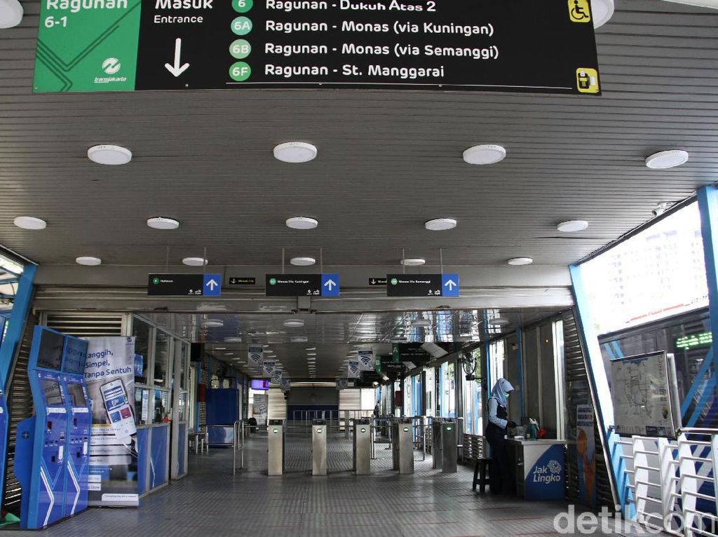 Halte Ragunan Mulai Direvitalisasi, TransJ Siapkan Halte Sementara Halte Ragunan Mulai Direvitalisasi, TransJ Siapkan Halte Sementara