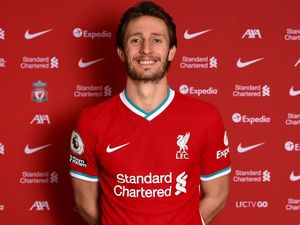 Dear Klopp, Davies dan Kabak Main Gak Nih Lawan Man City?