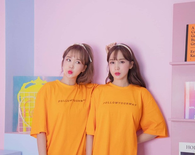 Choa dan Way Crayon Pop membagikan potret mereka bersama