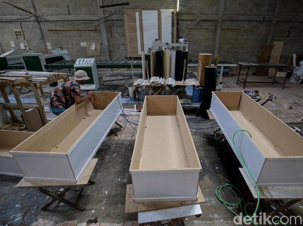 Mengintip Bisnis Peti Mati yang Masih Menggiurkan