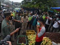 Saat Jenderal TNI Turun ke Pasar di Bogor, Tegur Para Pelanggar Prokes