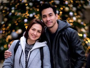 Foto Pandangi Donna Tidur Jadi Trending, Ini Kata Darius Sinathrya