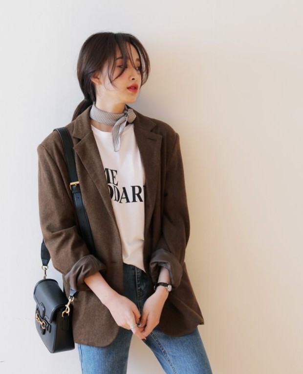 Gaya fashion/Instagram.com/dahongofficial Gaya fashion dengan blazer