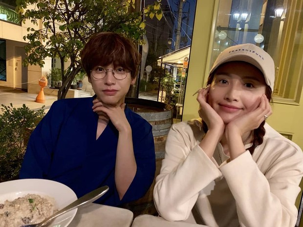 Jaehyun membagikan momen kebersamaannya dengan kakak perempuannya, Kim Jae Kyung.