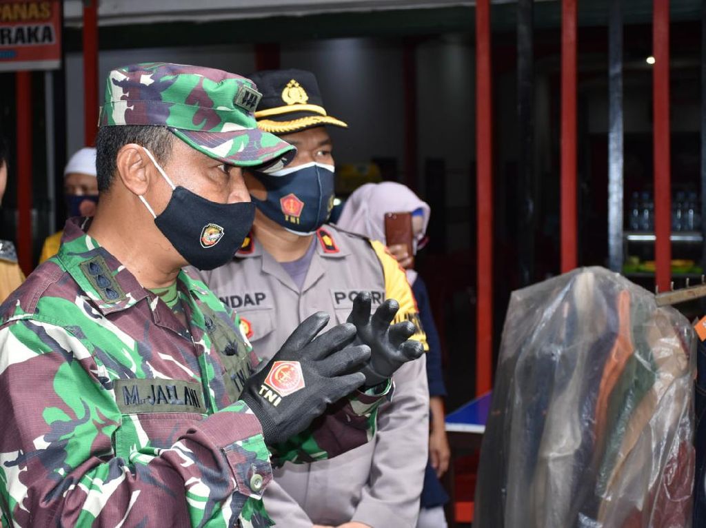 Anggota TNI Dikeroyok 2 Preman Gegara Ayam di Sulut Lewati Masa Kritis Anggota TNI Dikeroyok 2 Preman Gegara Ayam di Sulut Lewati Masa Kritis