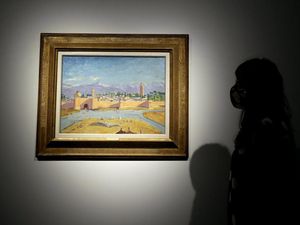 Mantap! Lukisan Masjid Maroko yang Dijual Angelina Jolie Terjual Rp 164 M