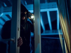 Makanan di Rumah Sering Hilang, Wanita Ini Temukan Hal Menyeramkan