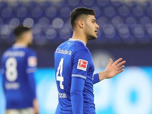 Ozan Kabak, dari Tim Juru Kunci ke Klub Juara Premier League